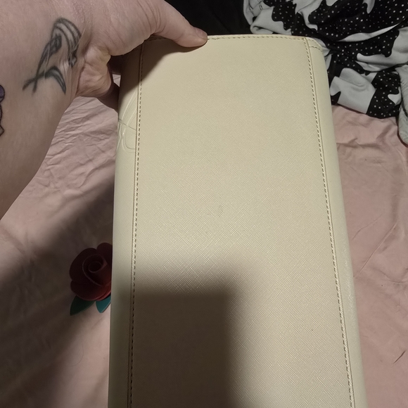 Belle Loungefly - Picture 3 of 4